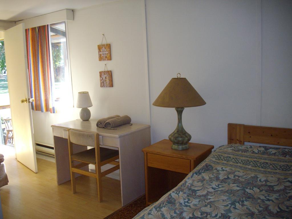 Cumberland Lake Trail Guesthouse الغرفة الصورة