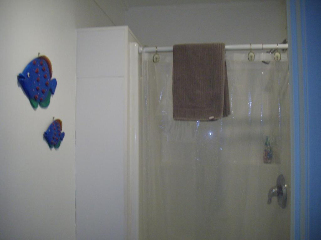 Cumberland Lake Trail Guesthouse الغرفة الصورة