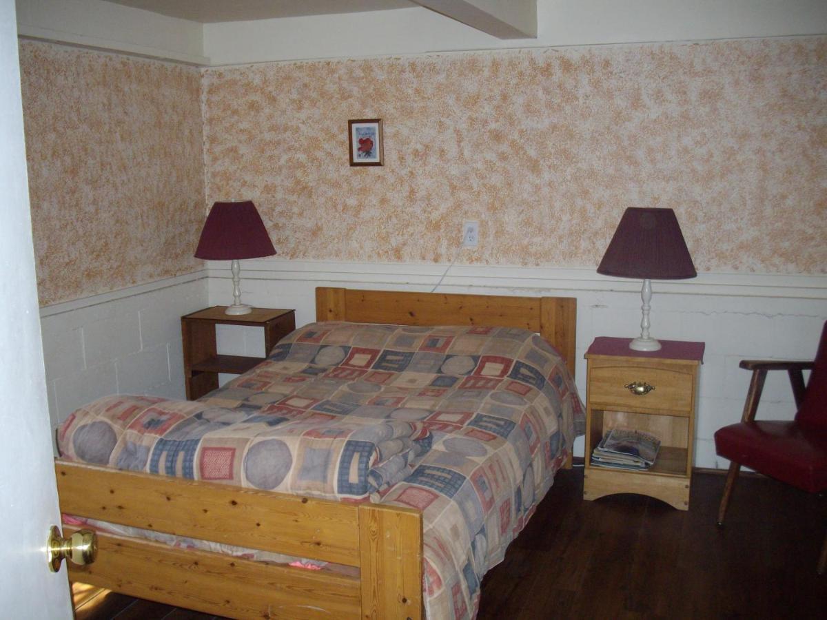 Cumberland Lake Trail Guesthouse الغرفة الصورة
